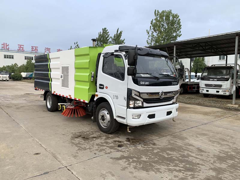 東風(fēng)大多利卡4水4塵洗掃車