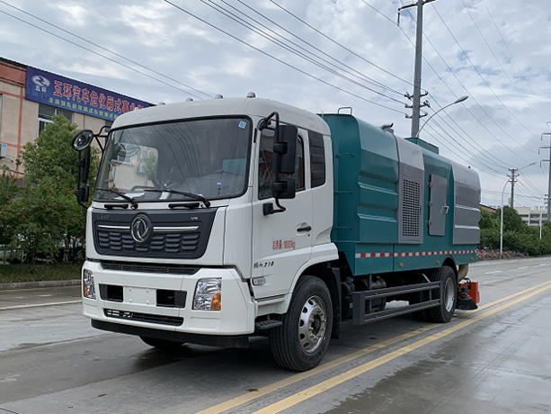 東風(fēng)天錦2.5水8塵吸塵車