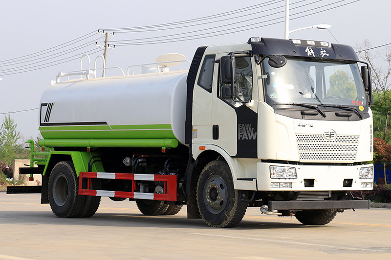 國六解放J6L  13方灑水車