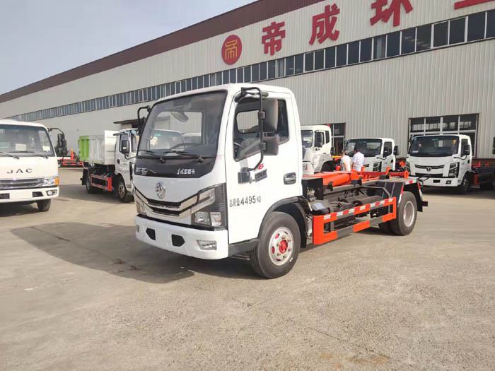 國(guó)六6方東風(fēng)多利卡藍(lán)牌勾臂垃圾車(chē) 建筑垃圾清運(yùn)