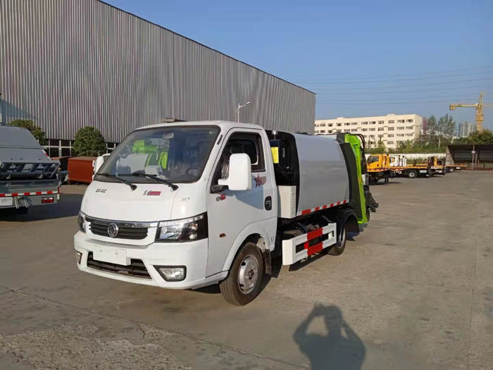 國(guó)六3方東風(fēng)途逸藍(lán)牌壓縮垃圾車(chē)