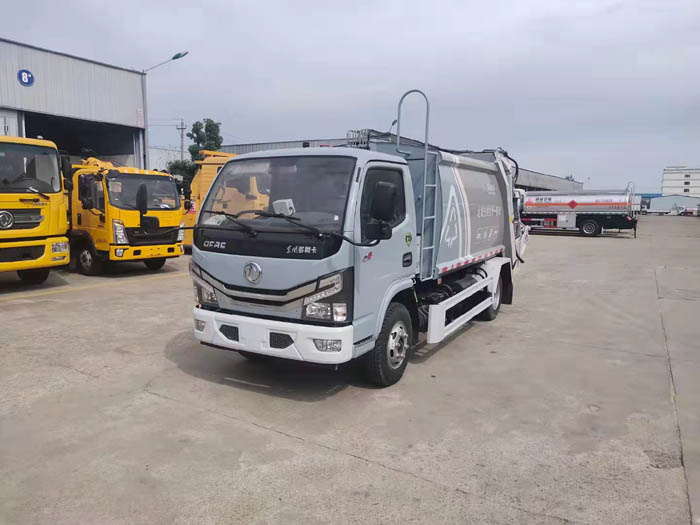 國(guó)六6方東風(fēng)多利卡壓縮垃圾車(chē)