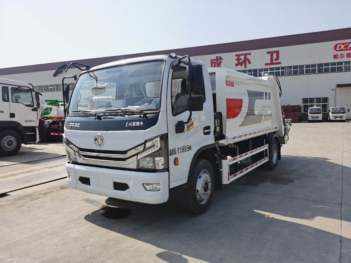 國(guó)六8方東風(fēng)D7壓縮垃圾車(chē)