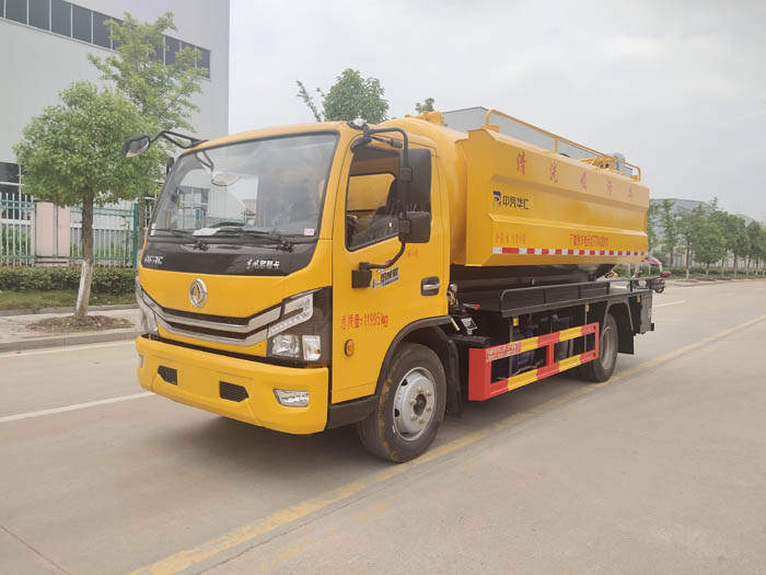 東風(fēng)多利卡12.5方清洗吸污車(chē)
